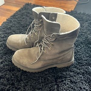 Tiberland Jayne teddy fleece. Fold down. gently worn condition